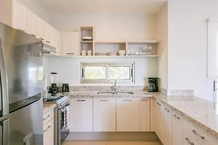 New Apt In Residential Area With Amenities & 24Hr Security Playa del Carmen Apartment
